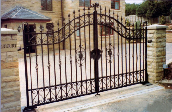 Puerta decorativa personalizada de hierro forjado